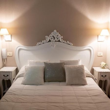 B&B Alexander Pollutri Luaran gambar